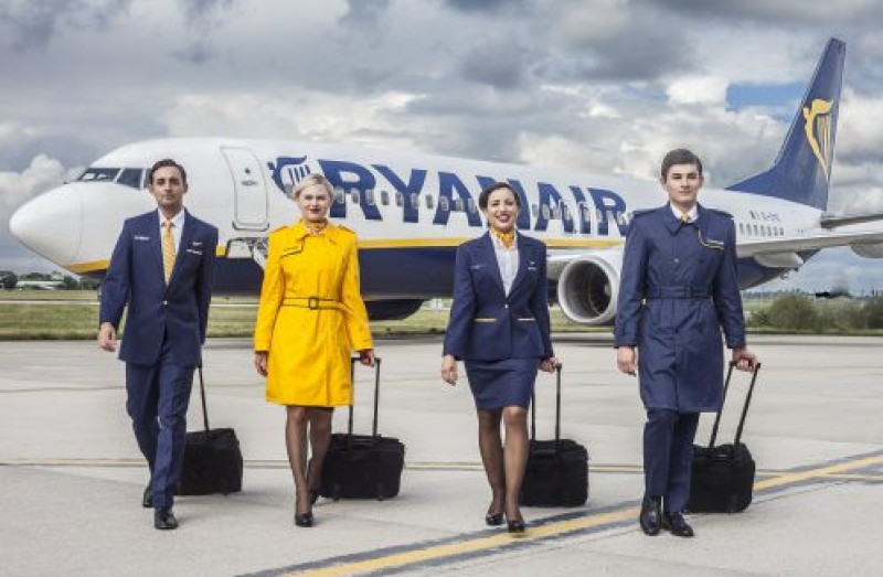 <span style='color:#780948'>ARCHIVED</span> - Ryanair forced to return 20-euro handbag surcharge
