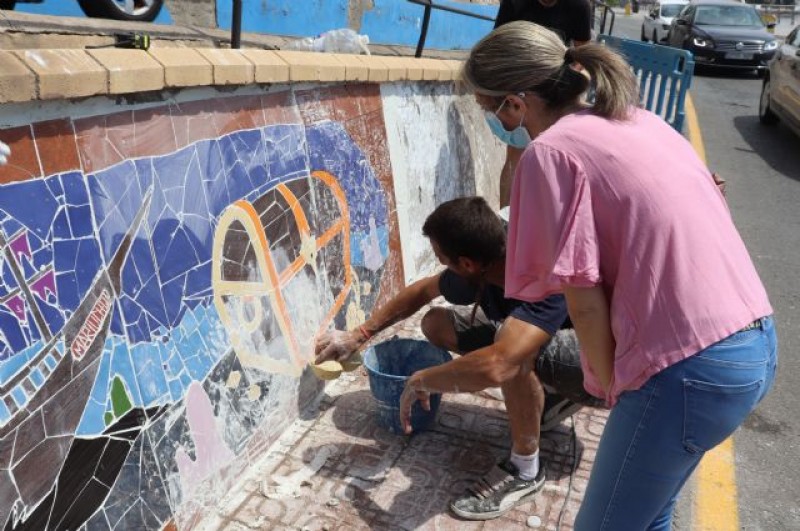 <span style='color:#780948'>ARCHIVED</span> - Águilas takes graffiti art to another level – with mosaics