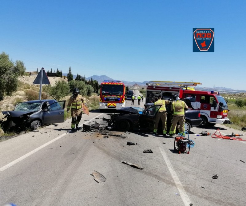 <span style='color:#780948'>ARCHIVED</span> - One dead and two injured in accident on RM-530 between Archena and Mula