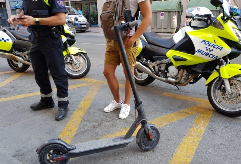 <span style='color:#780948'>ARCHIVED</span> - Spain looking to crack down on electric scooters and bikes