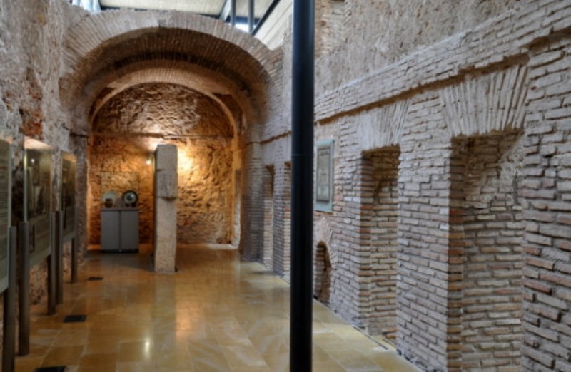 <span style='color:#780948'>ARCHIVED</span> - April to June, free guided tours in English of the historic thermal baths in Alhama de Murcia