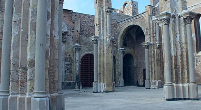 <span style='color:#780948'>ARCHIVED</span> - Ruined Cathedral of Cartagena opens to visitors for four days a month