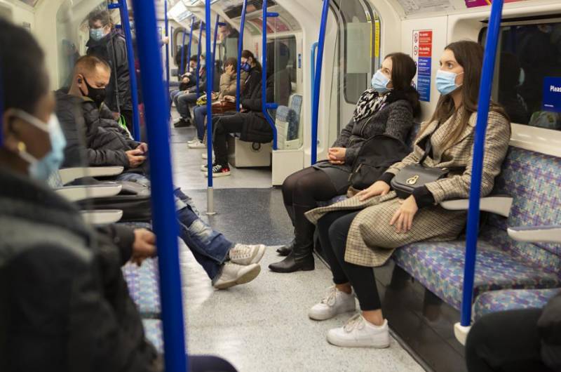 <span style='color:#780948'>ARCHIVED</span> - Spanish government comes under pressure to scrap masks on public transport