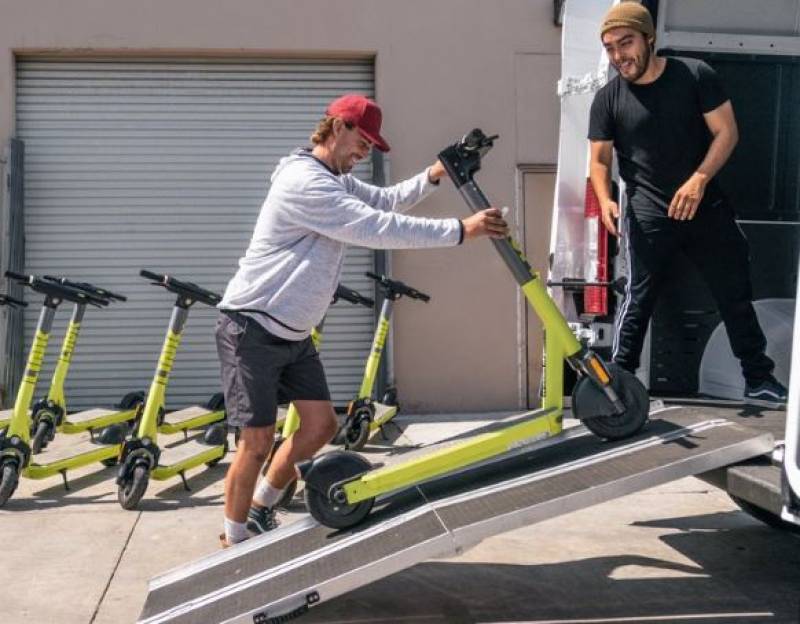 <span style='color:#780948'>ARCHIVED</span> - Electric scooter rental service arrives in Murcia