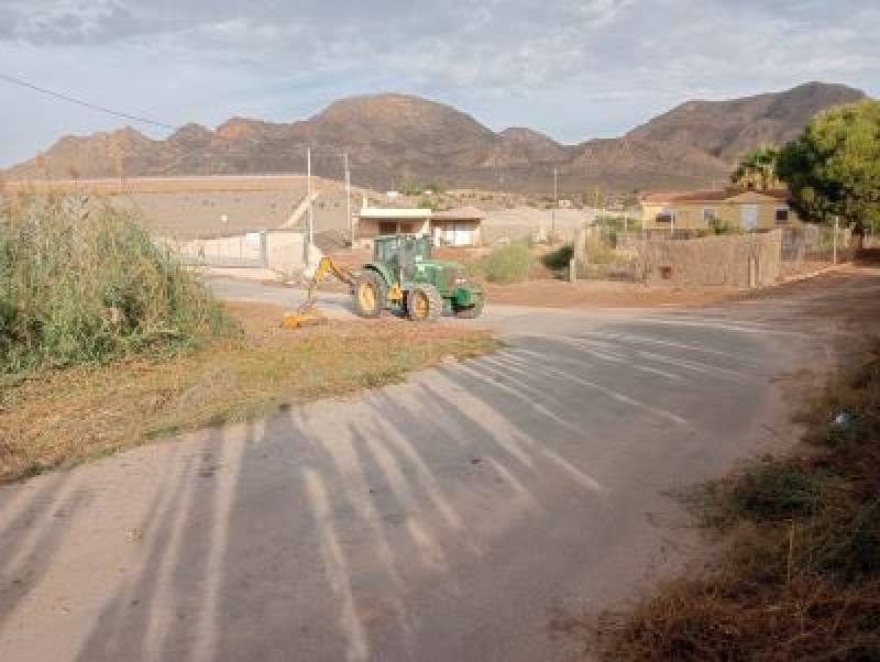 Aguilas begins work to clear rural roads