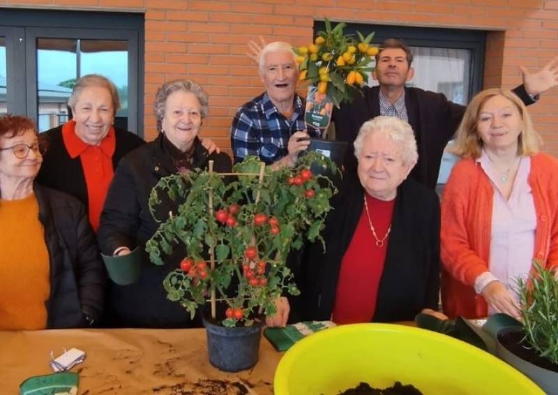 This is how Caser Residencial nursing home in Murcia celebrated Easter and St. Patrick's Day