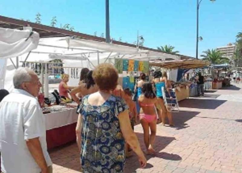 December 21 Monthly arts and crafts market in Puerto de Mazarron