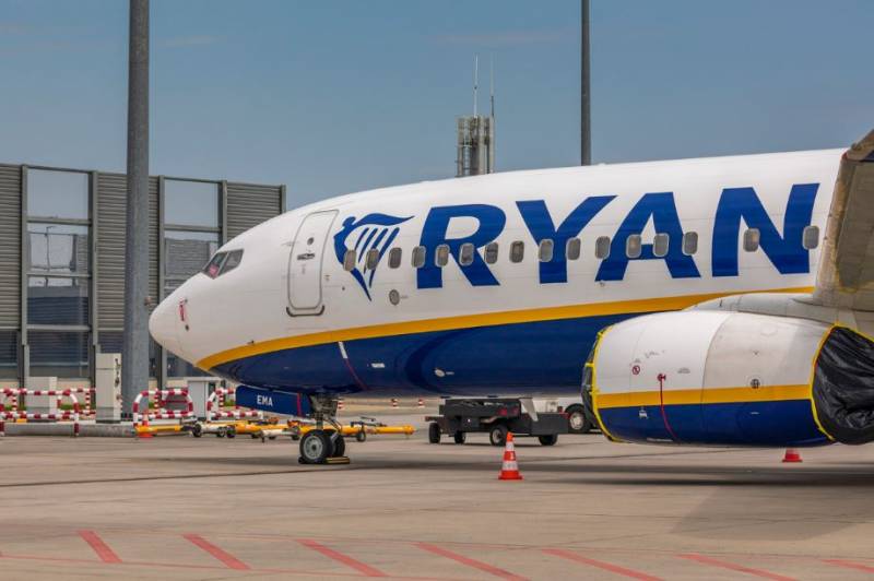 Spain to UK Ryanair flight diverted after passenger suffers heart attack