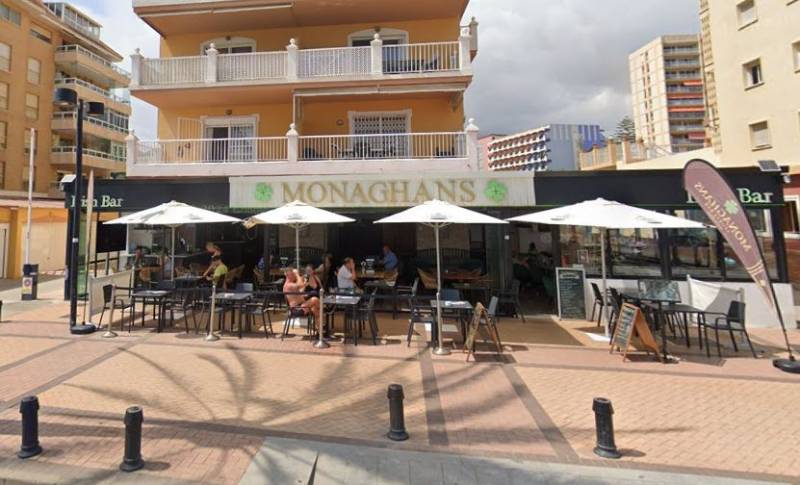 Two Scottish men shot dead at bar in Fuengirola
