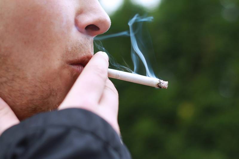 Spain pushes ahead with plans to ban smoking on bar terraces