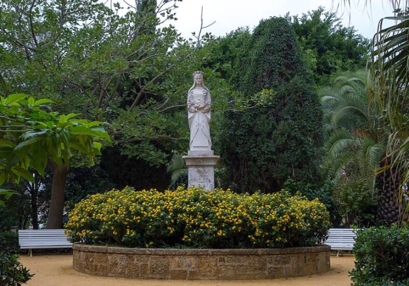 Cádiz battens down for stormy weather