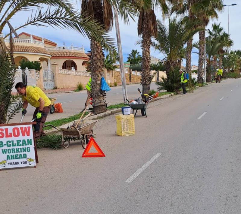 B Clean team gets to work on latest Camposol gardening project