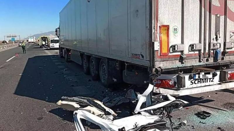 British woman dies in shocking Totana car crash while driving with her family