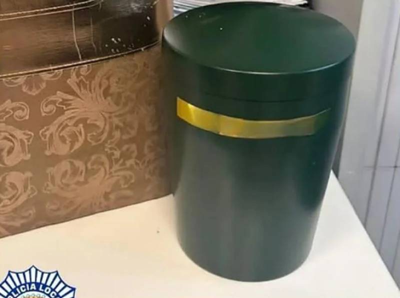 Benidorm police appeal after funeral urn left behind in supermarket locker
